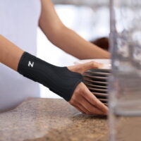 Carpal Tunnel Wrist Brace with emovable Metal Wrist Splint for Night Sleep Wrist Support,M,Right