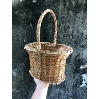Giỏ mây bo eo quai xoắn