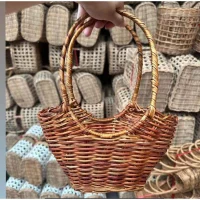 Giỏ mây xoắn miệng cong
