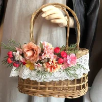 Giỏ Mây Hoa Lụa Trang Trí
