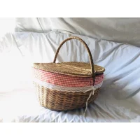 Giỏ Mây Tre Đan Pic-nic Nắp Kín Kẻ Caro Đỏ