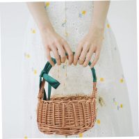 Giỏ Mây Tre Đan Bầu Dục Kèm Ruy Băng Xanh Lá
