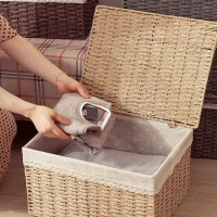 Hộp đựng đồ bằng mây tre đan có nắp và lót vải hoa