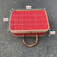 Giỏ Mây Tre Đan Chữ Nhật Dạng Vali Màu Đỏ Có Quai