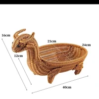 Giỏ mây tre đan hình con dê trang trí có chân