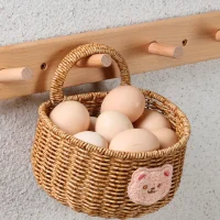 Giỏ mây tre đan tròn tay cầm kèm hình thú trang trí