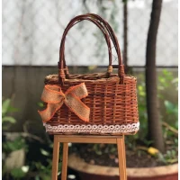 Giỏ Mây Tre Đan Chữ Nhật Đứng Màu Nâu Kèm Ren Và Nơ