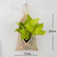 Giỏ Mây Tre Đan Treo Tường Hình Tam Giác Mắt Lưới