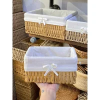 Giỏ Mây Tre Đan Chữ Nhật Lót Vải Trắng Có Nơ