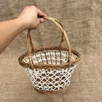 Giỏ Mây Tre Đan Tròn Họa Tiết Hai Màu Có Quai